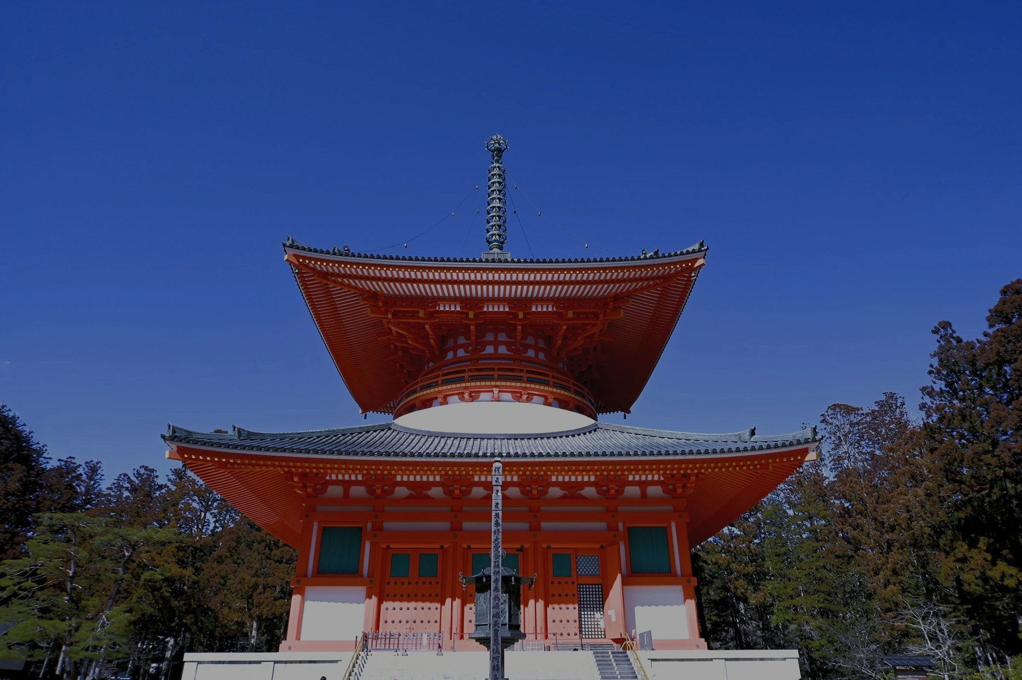 高野山・根本大塔の風景。特別伝道大会の紹介写真