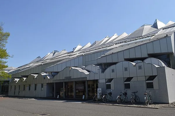 600px-Iida_City_Museum_exterior_ac_(1).j